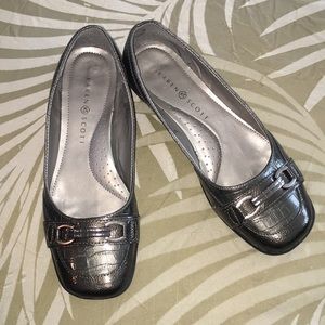 Karen Scott Orionn Silver Loafer Style Shoes